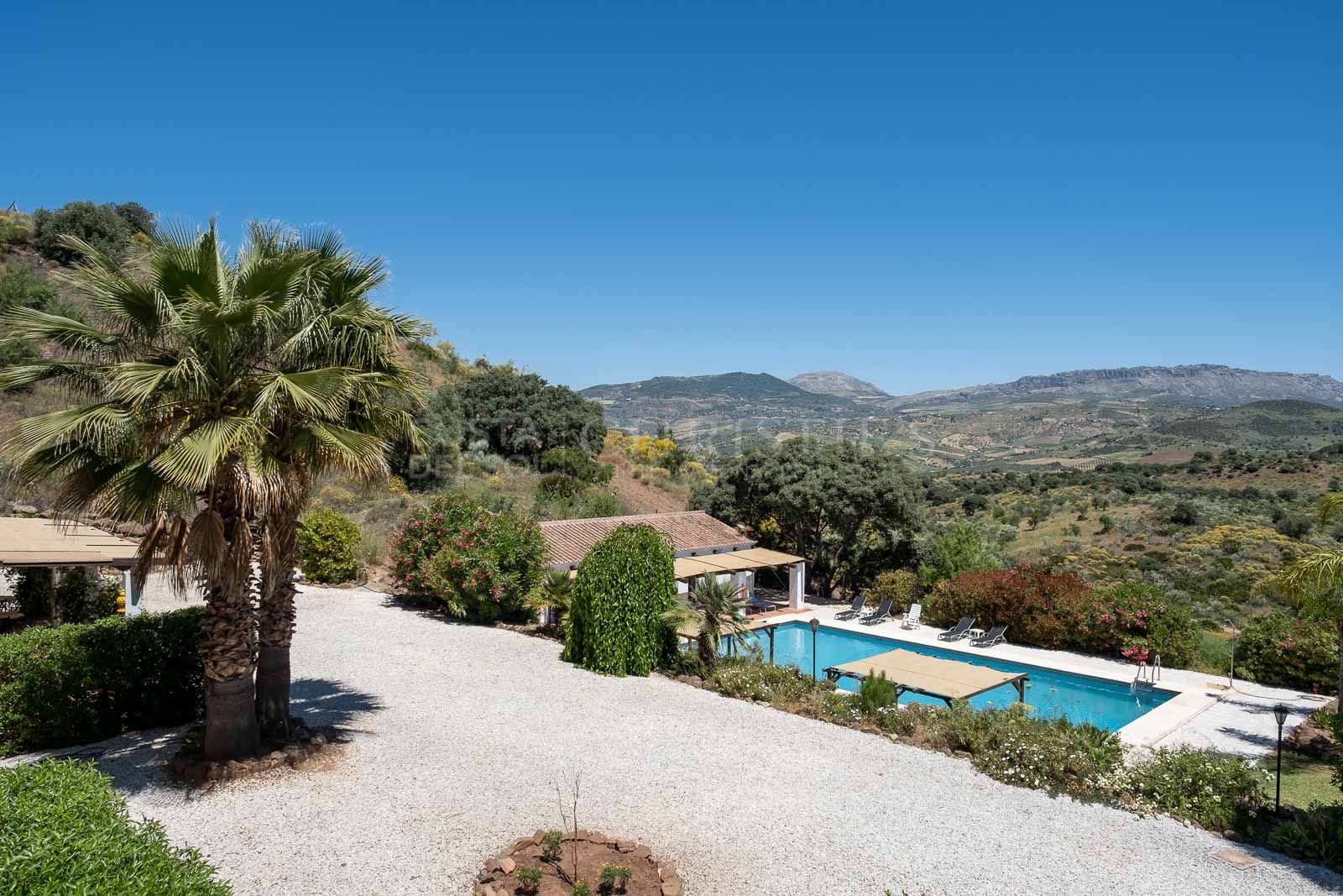 Cortijo Puerto el Peral